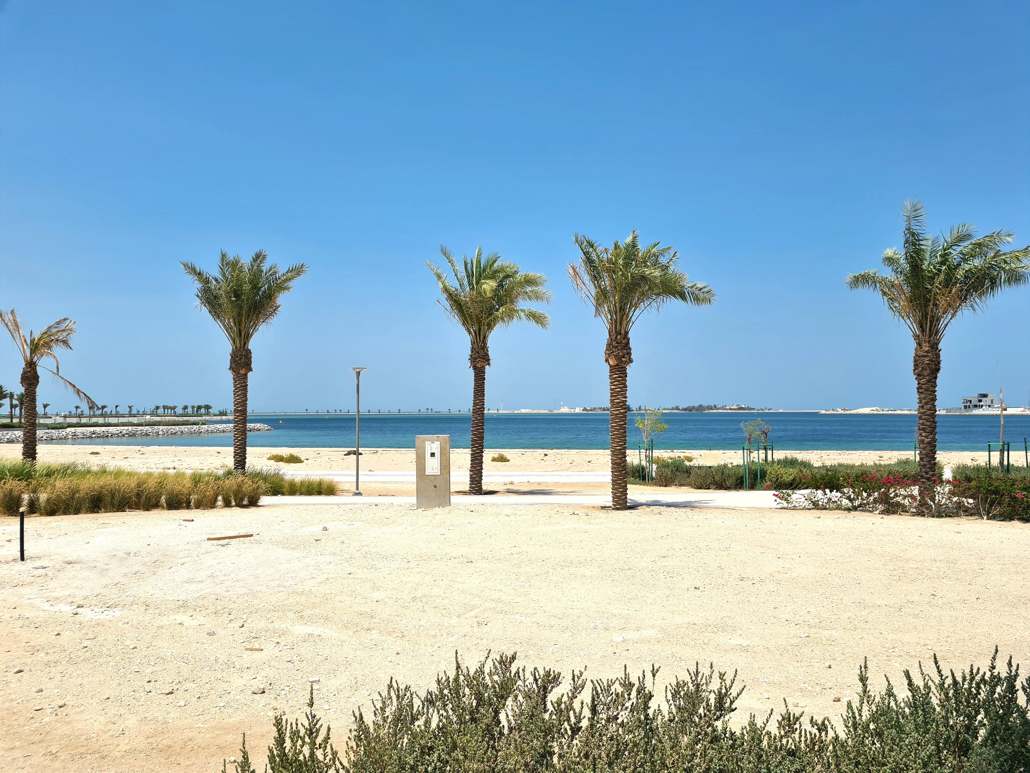 BEACHFRONT 2BR APT WITH BALCONY + FACILITIES| LUSAIL WATERFRONT