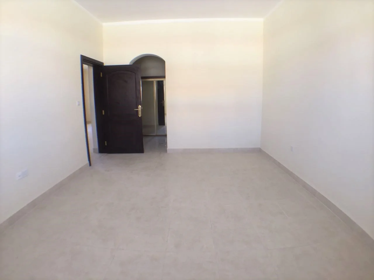 UF 6BR SA VILLA| PRIME LOCATION| MARKHIYA