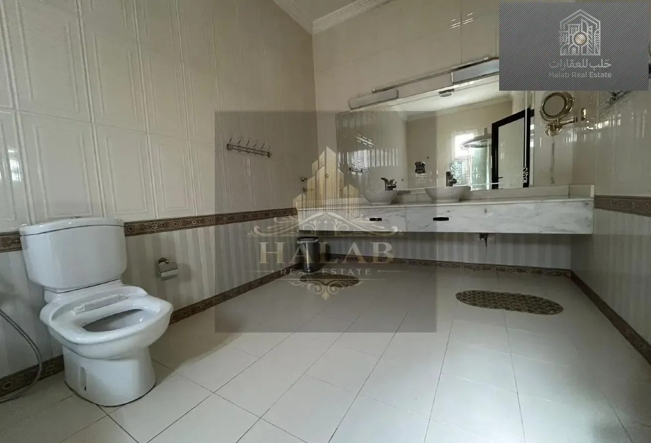 Elegant 6 bedroom villa with maid and driver rooms in Muaither Area, Al Rayyan