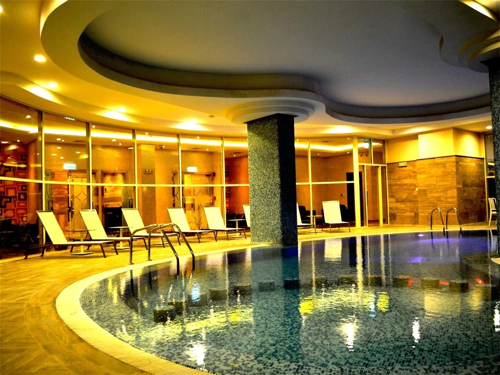 Spacious Furnished 3BHK Apartment + Pool & Gym in Bin Mahmoud