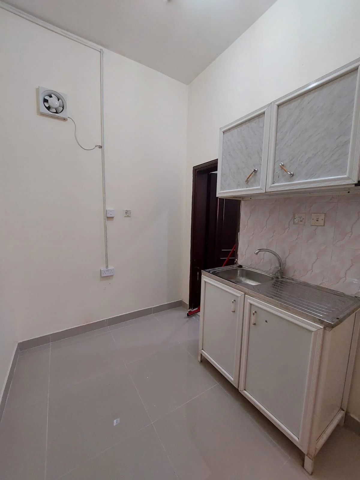 Spacious Apartment in Al Duhail | 2200 QAR | 75 sqm