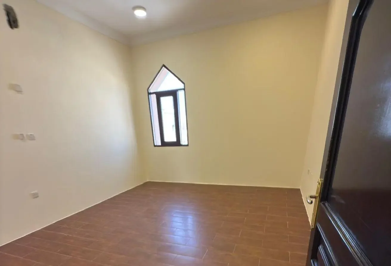 Stunning Villa | 07 Bedrooms| Al Dhakira area