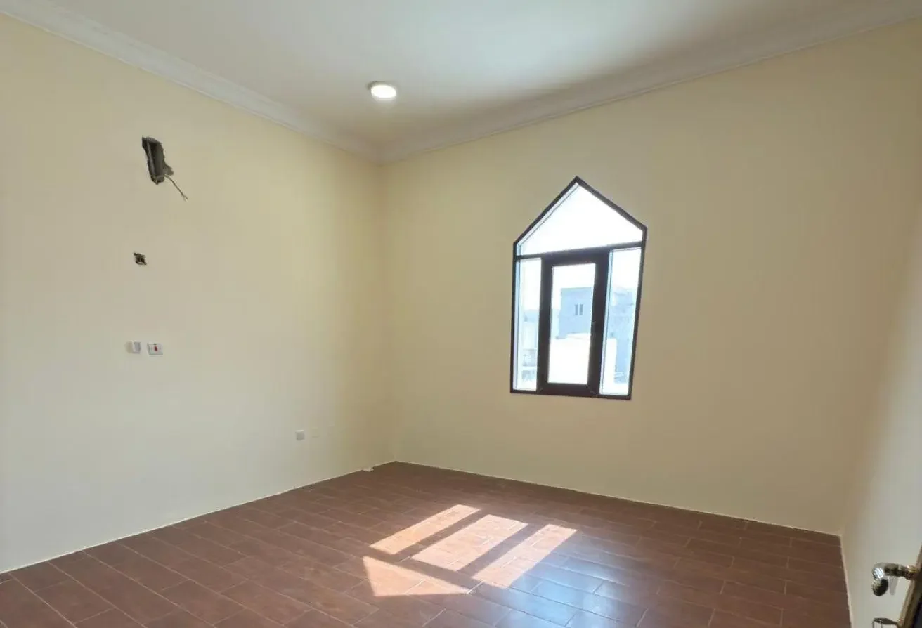 Stunning Villa | 07 Bedrooms| Al Dhakira area