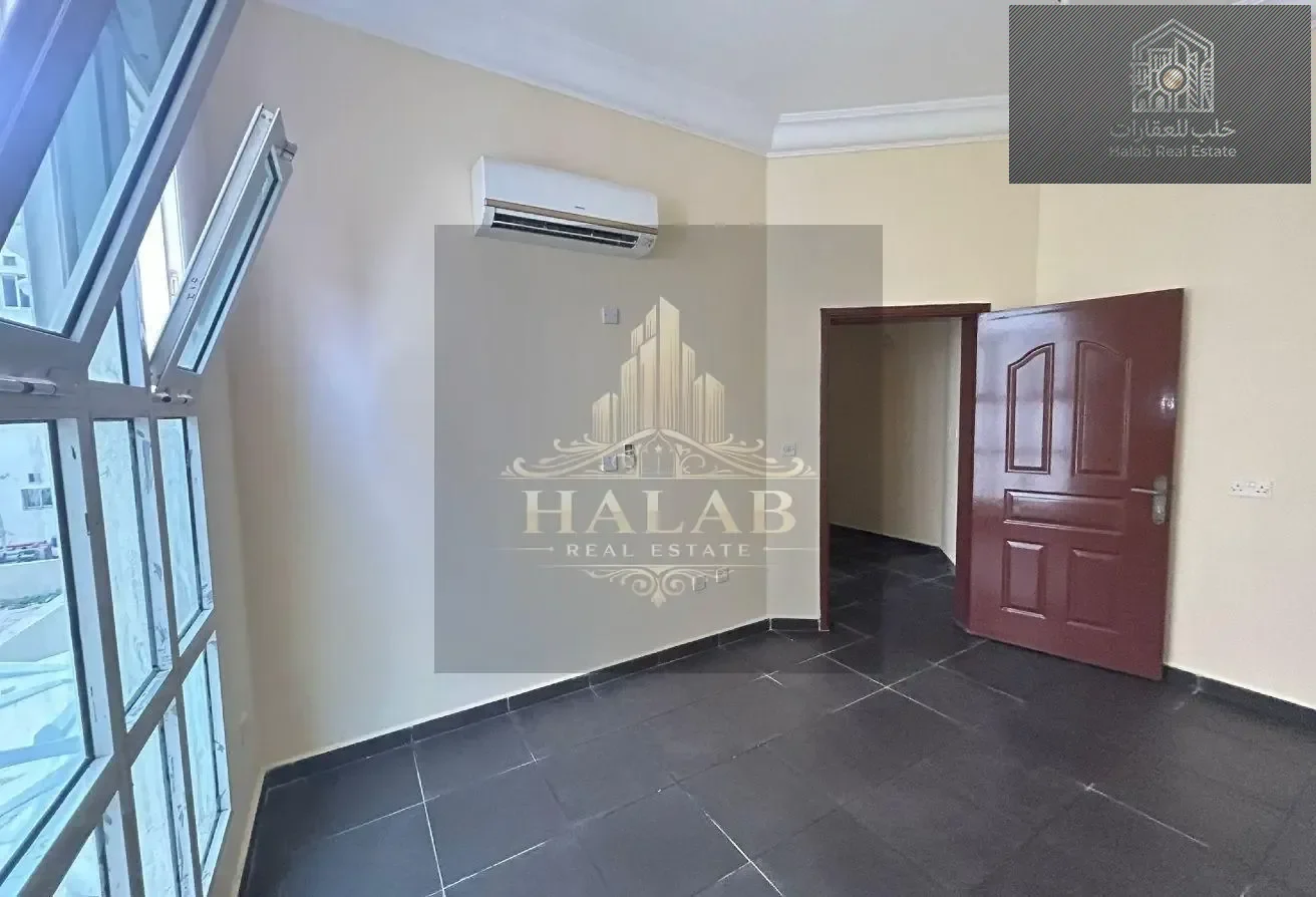 Well-located 2 bedroom unfurnished apartment in Madinat Khalifa Building 58 - view 2