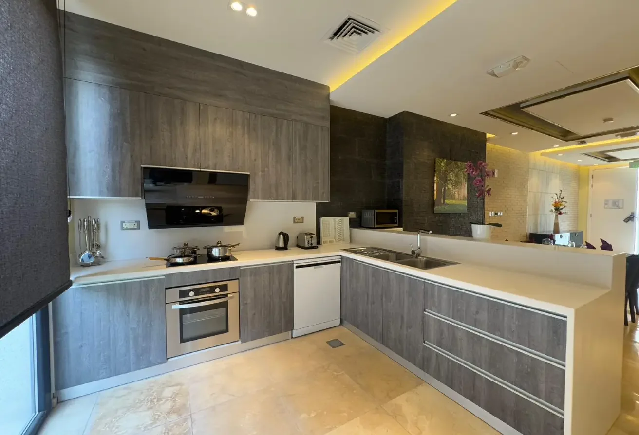 LUXURIOUS COMPOUND VILLA| 05 MASTER BEDROOMS| 450