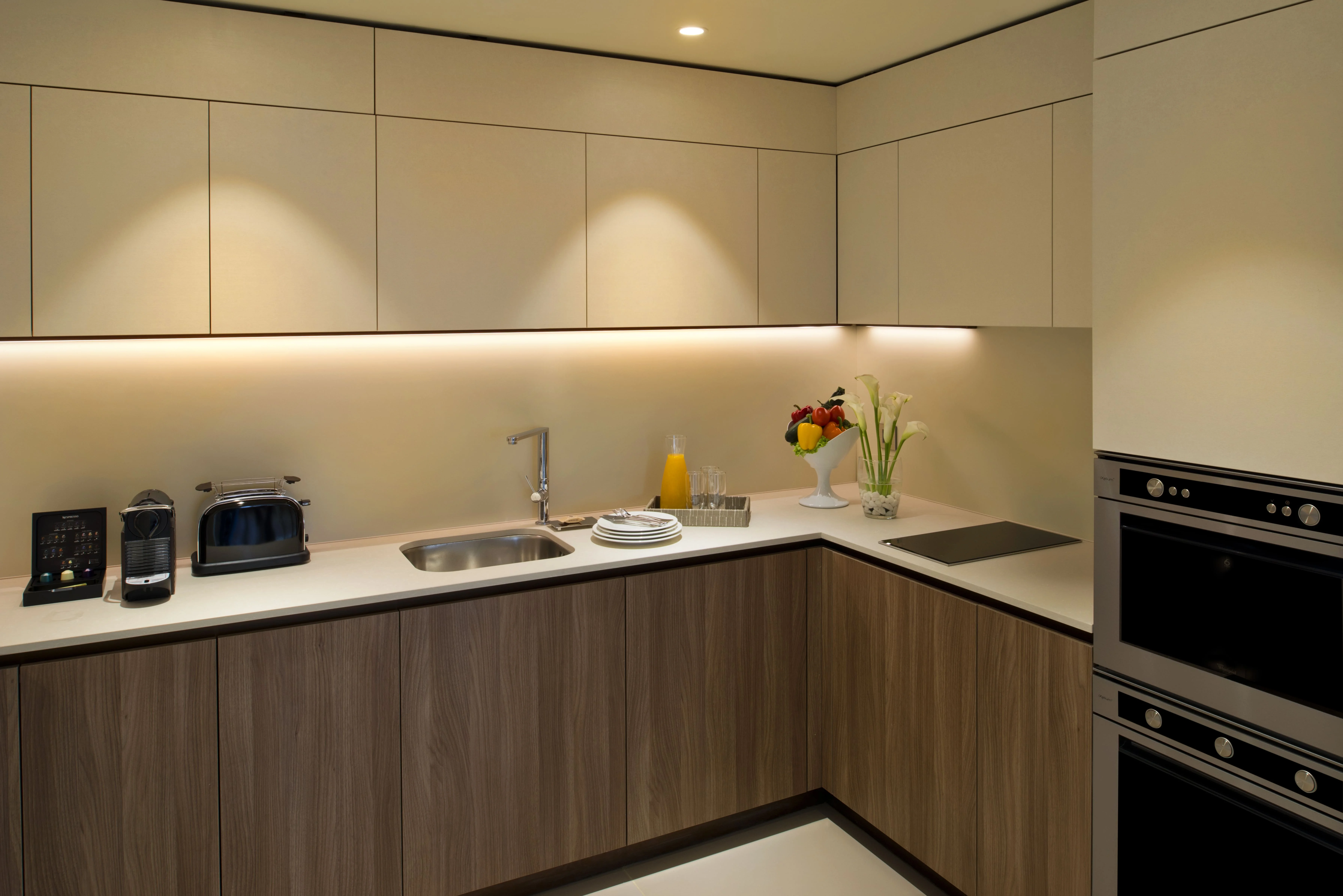 LUXURY FF 1BHK SERVICED APT IN WEST BAY