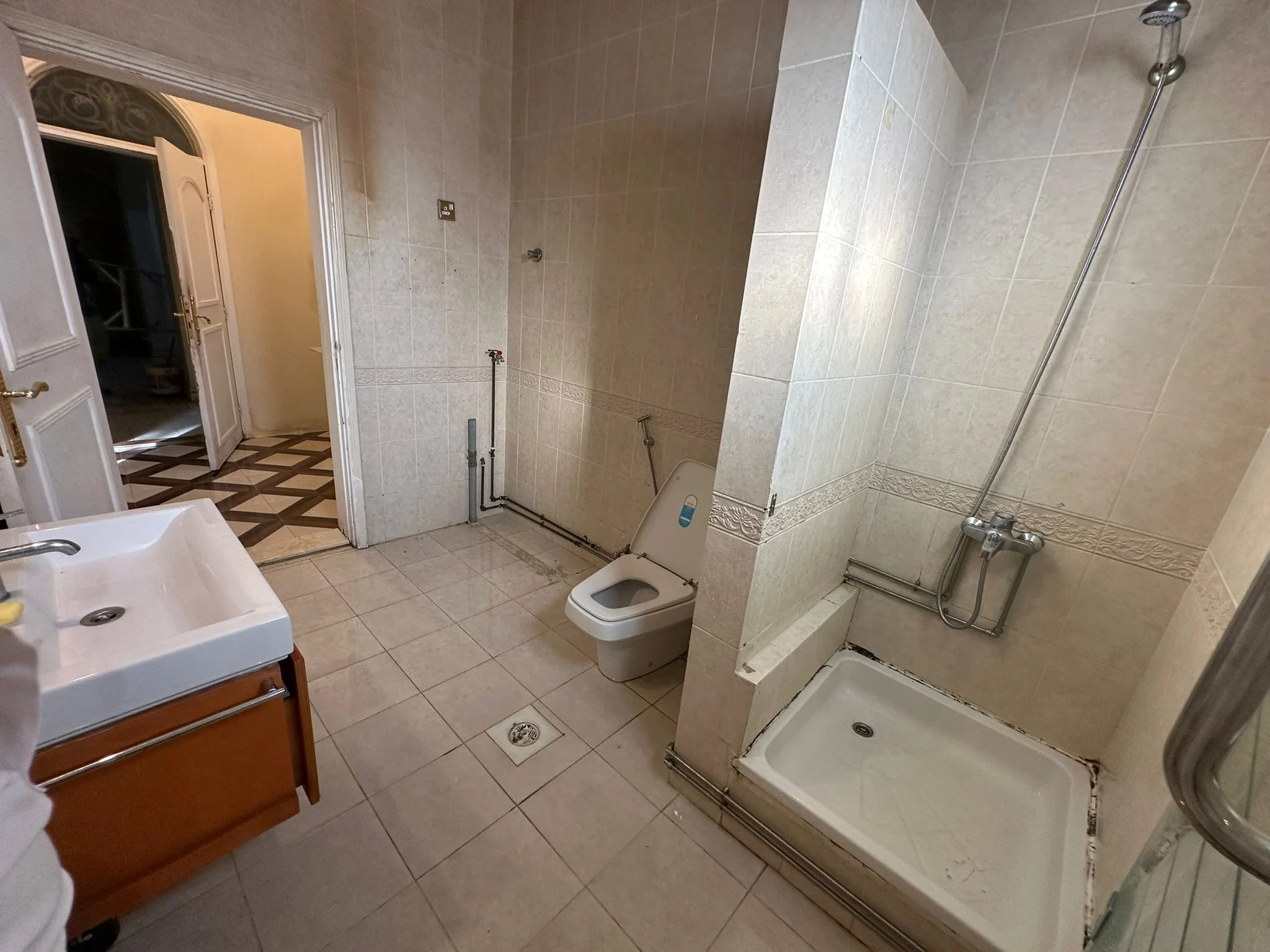 Spacious 1-Bedroom Apartment with Split A/C in Aziziyah | 80 sqm