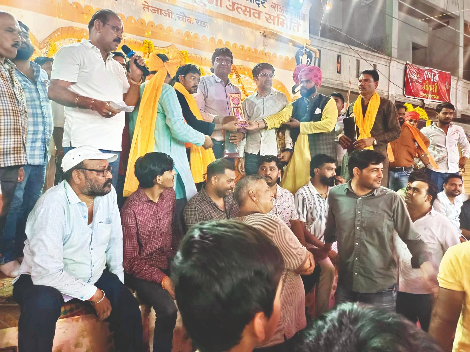 तेजाजी मंदिर पहुंचे मन्नत के निशान