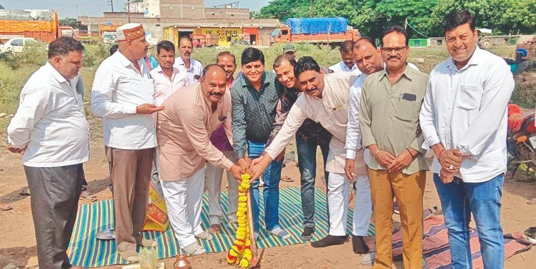 45 लाख की लागत के मछली मार्केट भूमिपूजन