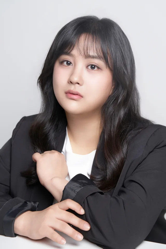 장윤영 배우 프로필 사진 1