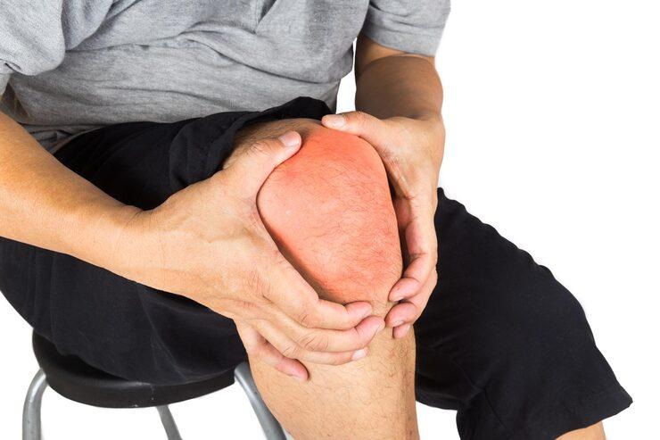 knee showing signs of meniscus tear