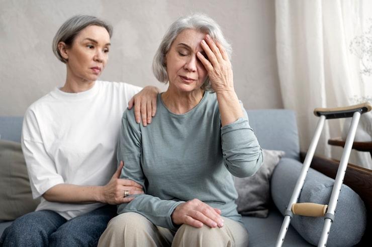an Alzheimer patient with her daughter