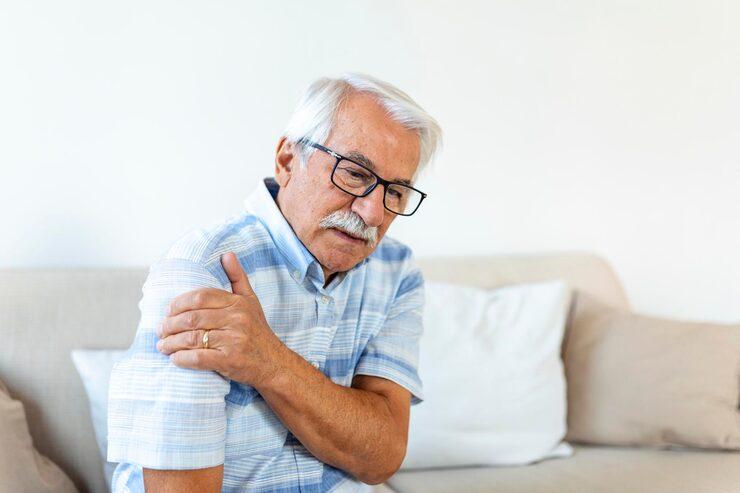 old person experiencing pain due to osteonecrosis