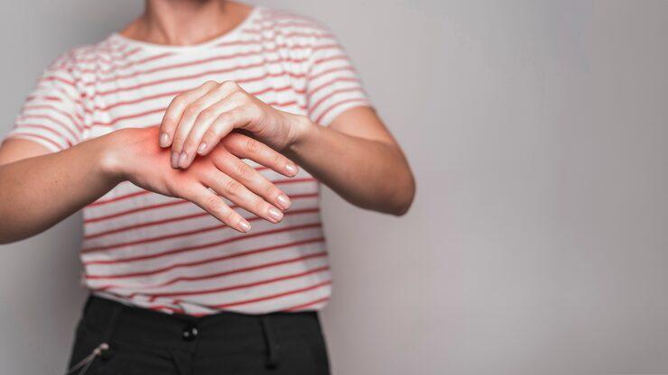 Understanding Nerve Injury: Causes, Signs, and Treatment at Prakash Hospital, Noida