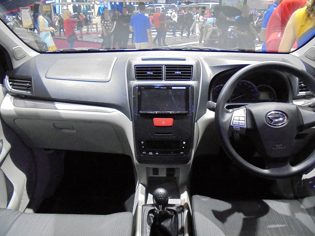 Daihatsu Xenia 1.5 R CVT