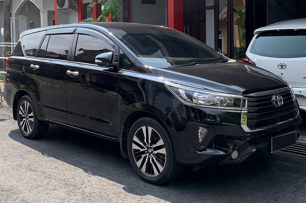 Toyota Kijang Innova Reborn 2.4 V Diesel A/T
