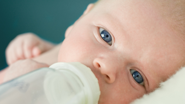 Barnets ätutveckling – från mjölkdrickare till allätare, hur går det till?