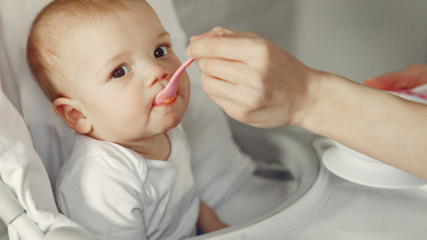 De baby heeft extra vet nodig