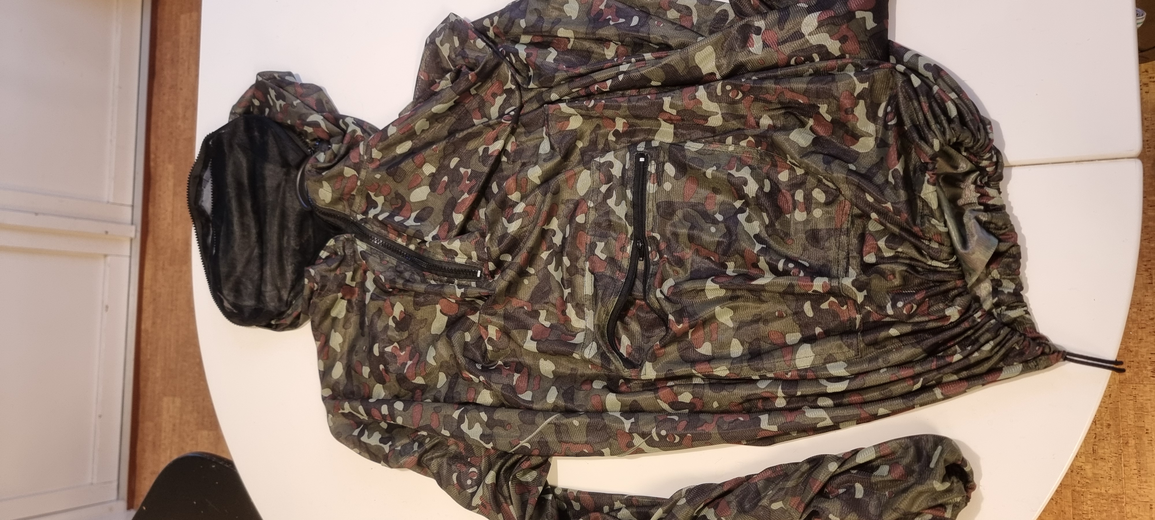 Camo mesh hooded smock