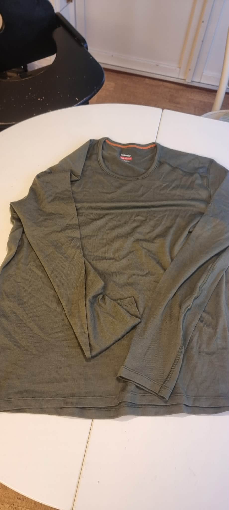 Long-sleeve baselayer top