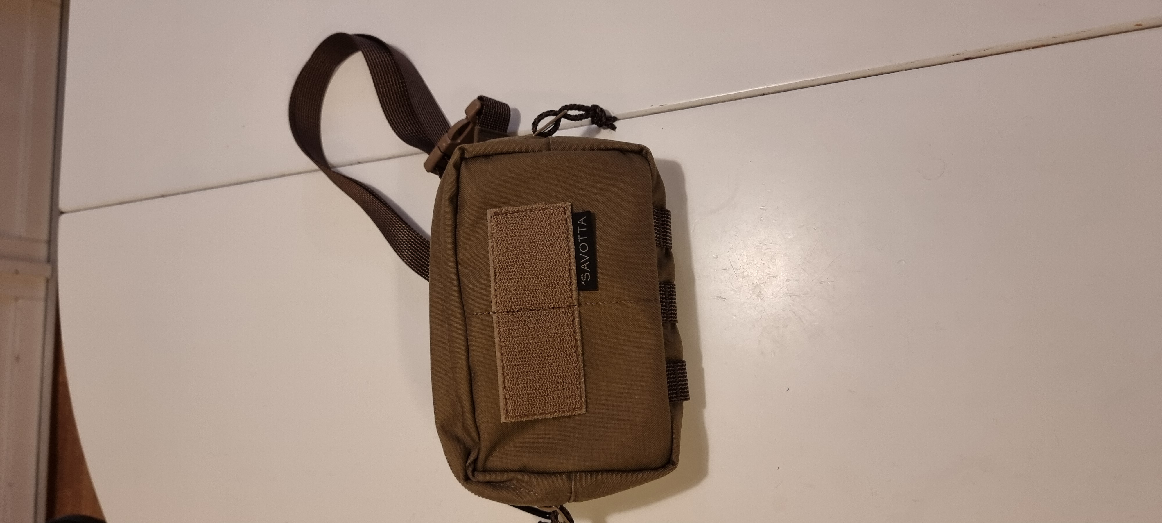 Shoulder pouch
