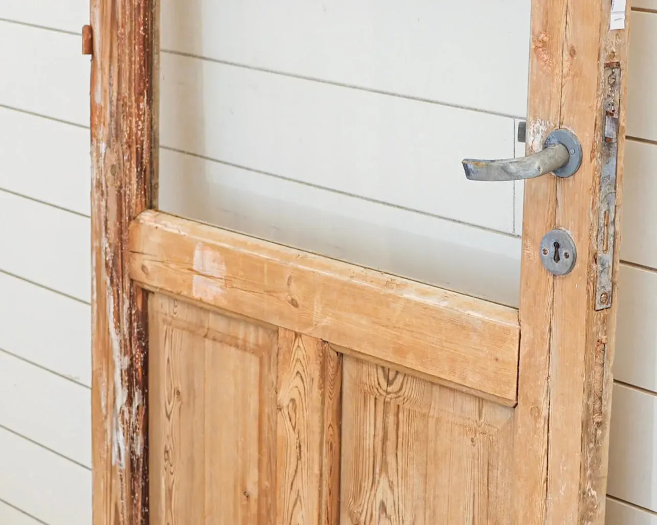 THE ERIC SINGLE DOOR WITH GLASS