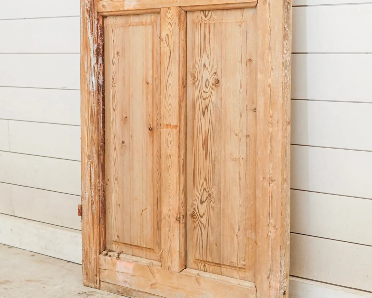 THE ERIC SINGLE DOOR WITH GLASS