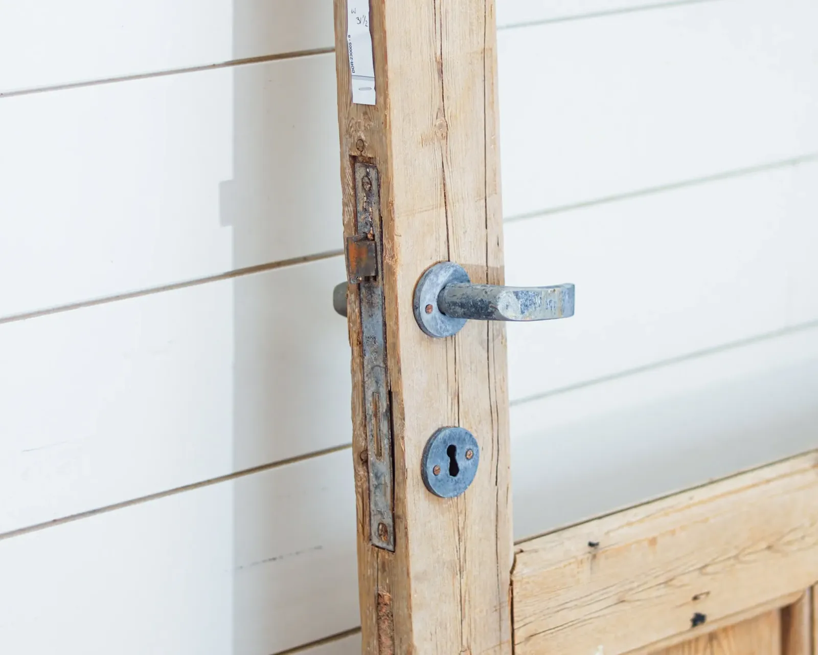 THE ERIC SINGLE DOOR WITH GLASS
