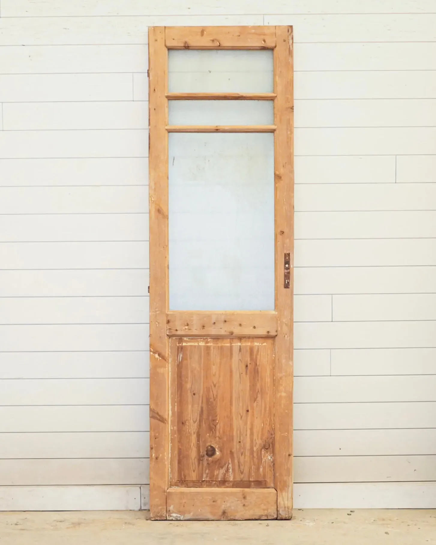 THE VICTOR SINGLE DOOR WITH GLASS