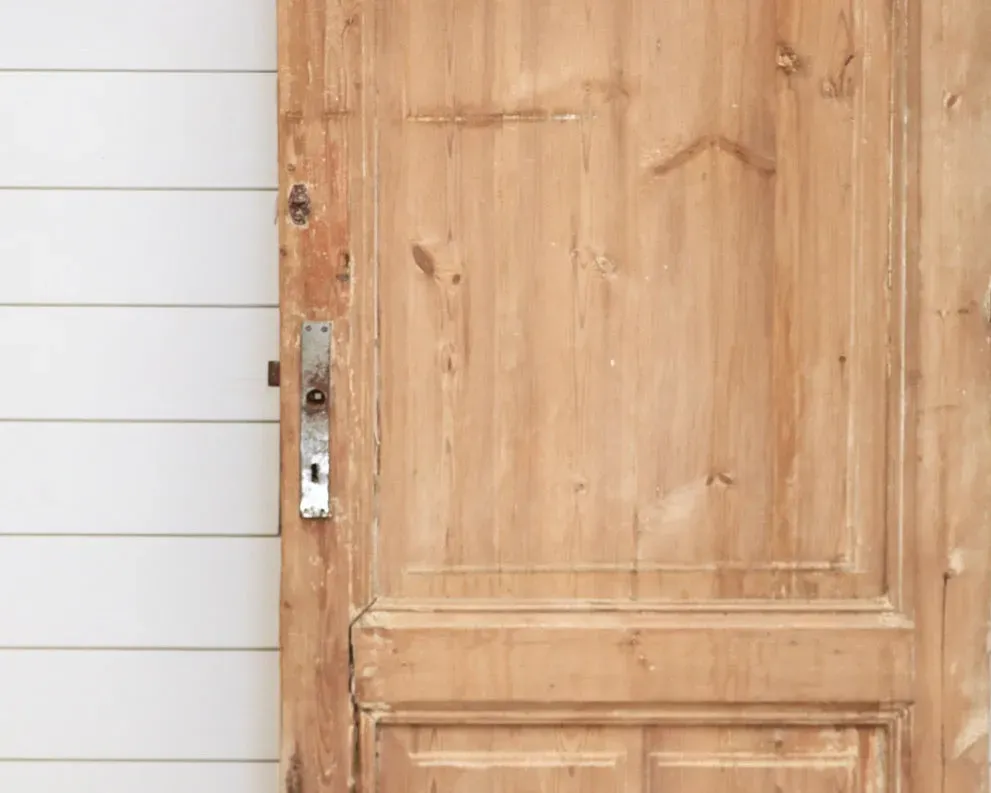THE LAVER SINGLE SOLID DOOR
