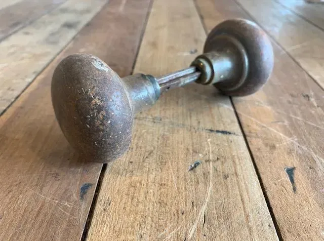 Brass Knob Pair - 104
