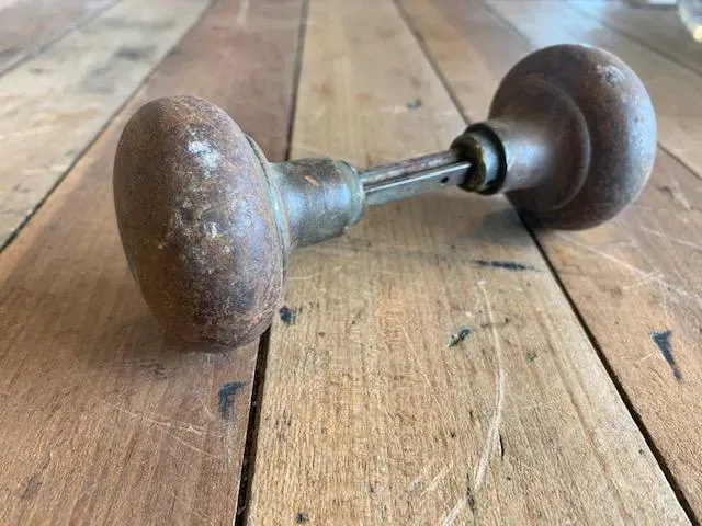 Brass Knob Pair - 104