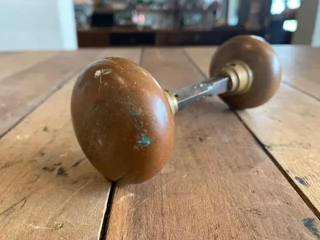 Brass Knob Pair - 105