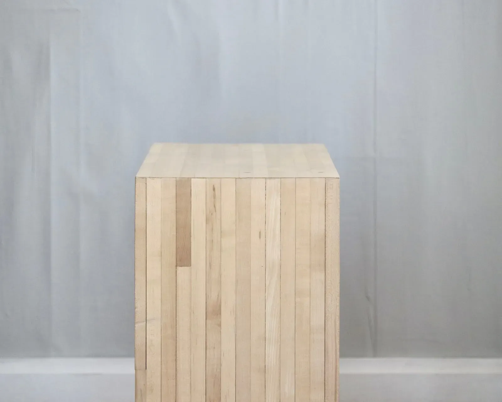 THE LISA WATERFALL TABLE