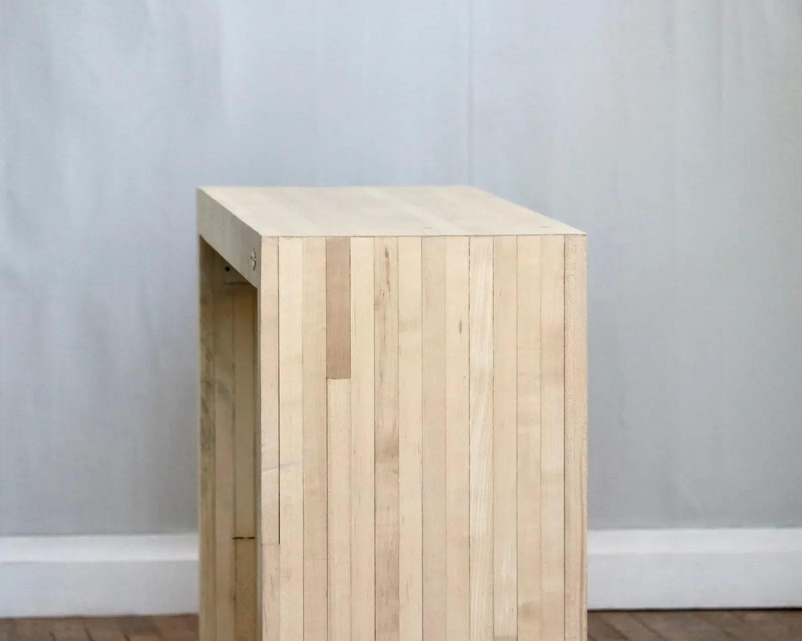 THE LISA WATERFALL TABLE