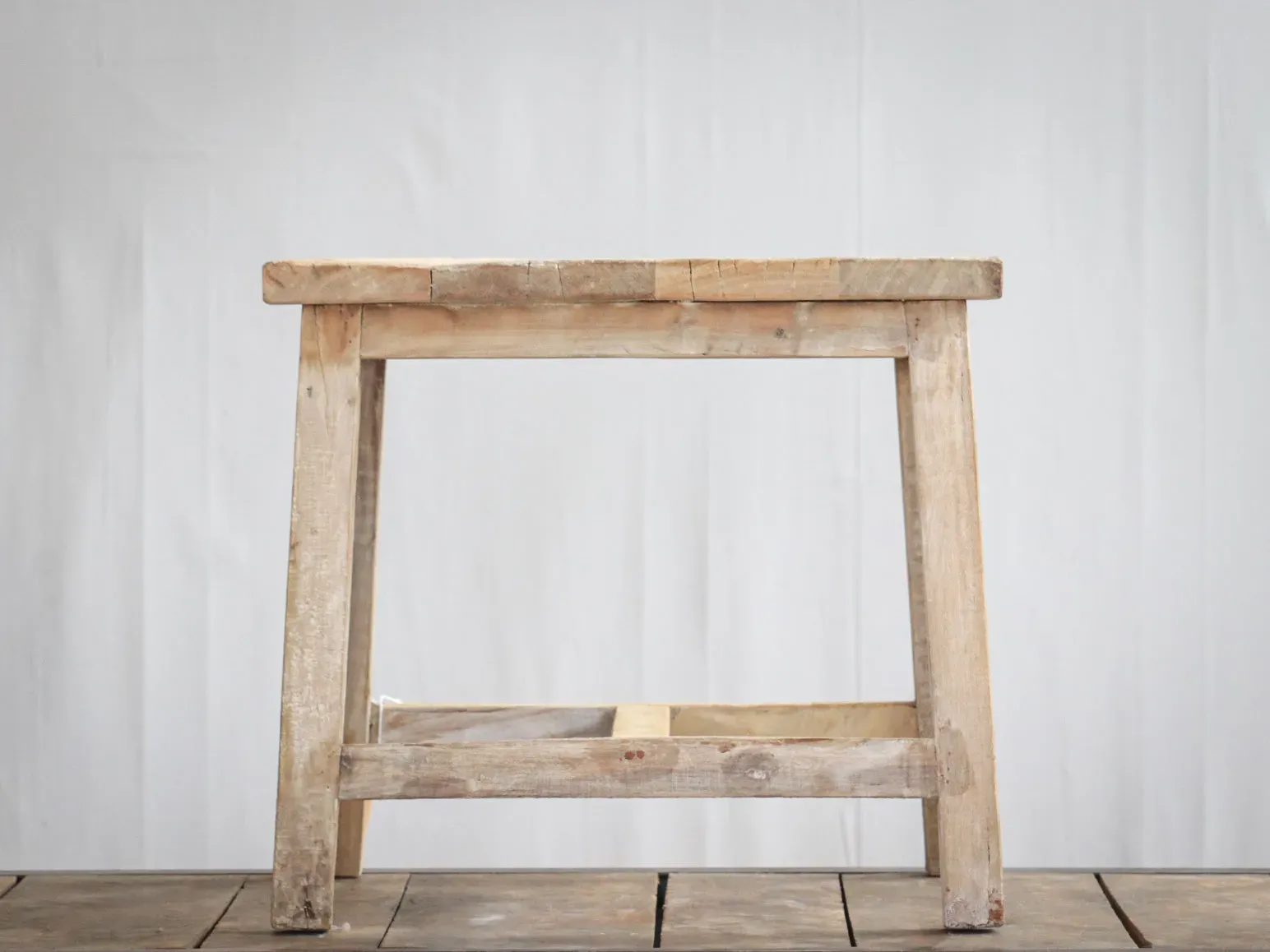 HUNGARIAN SQUARE SIDE TABLE