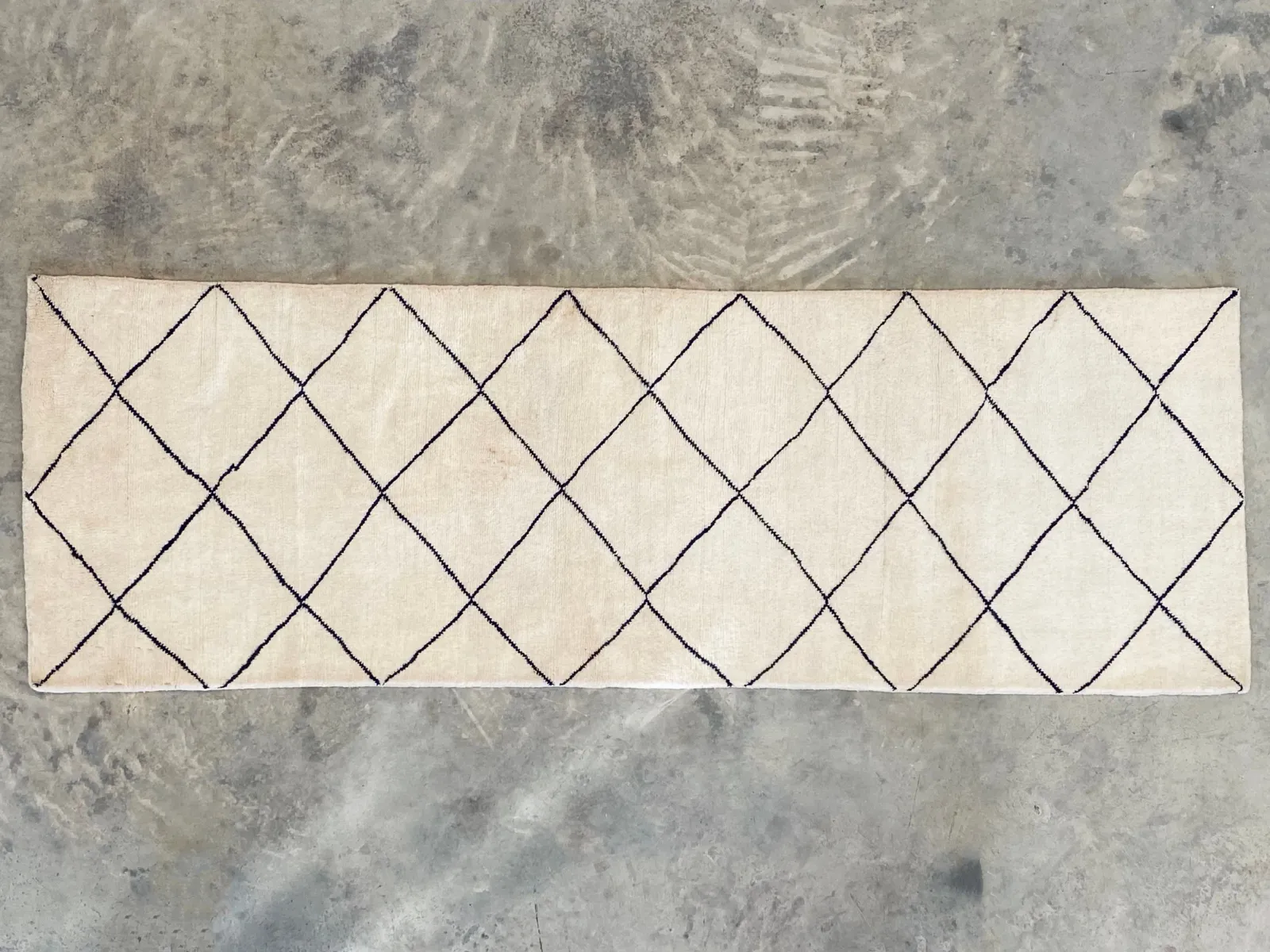 Moroccan Modern Rug; 8' x 2'8"