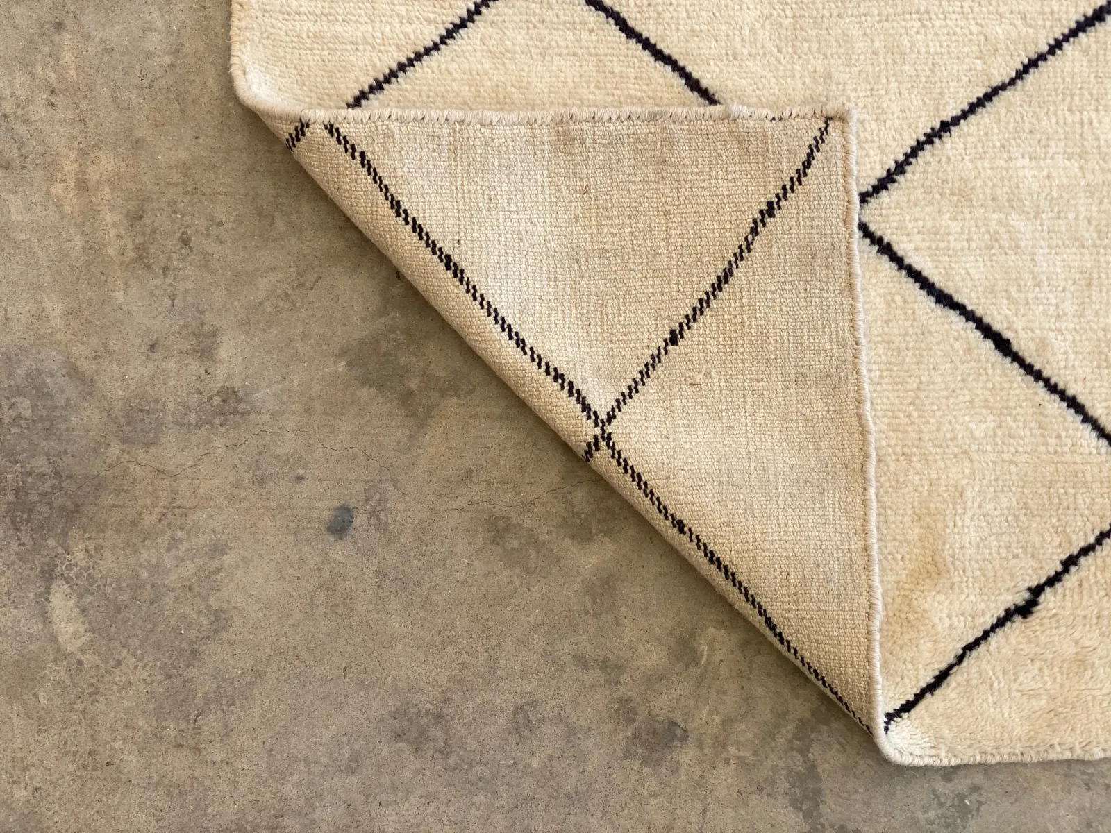 Moroccan Modern Rug; 8' x 2'8"