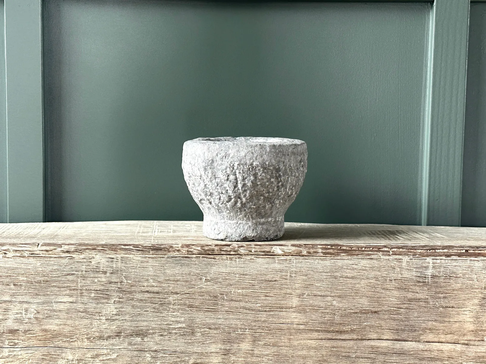 MORTISE AND PESTAL STONEWARE