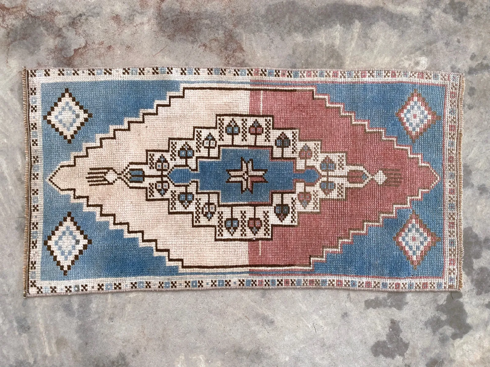 NEW - Small Vintage Turkish Rug; 2'x 3'