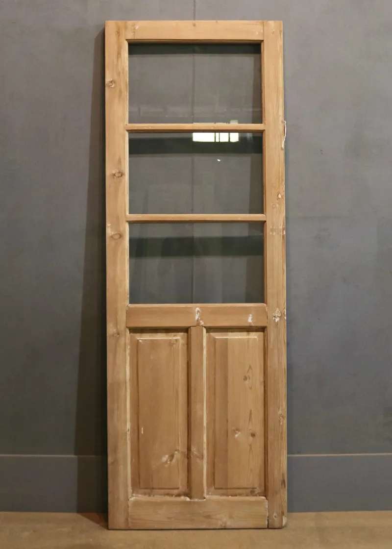 THE VALLA SINGLE GLASS DOOR
