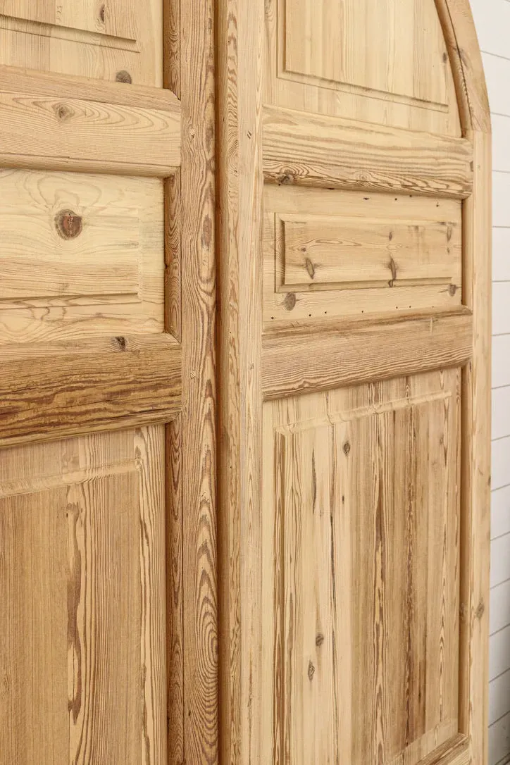 SIGNATURE ARCHED SOLID FRENCH SET