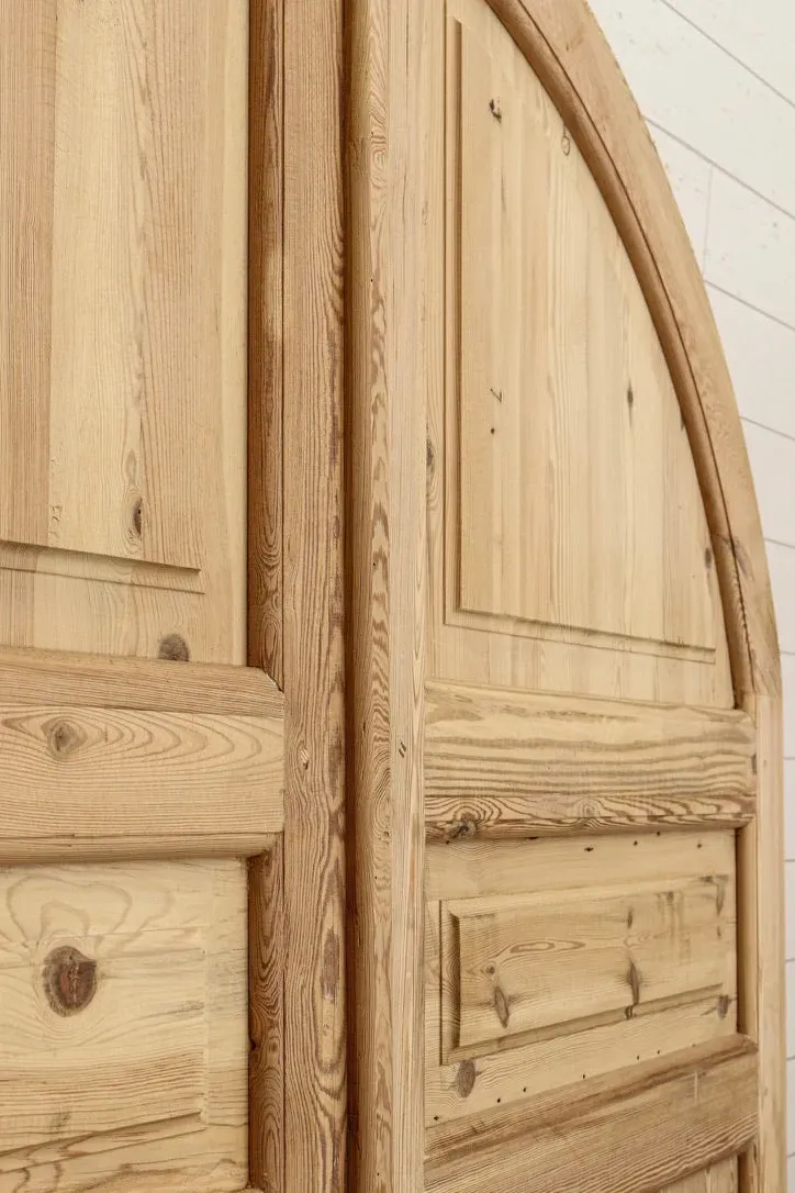 SIGNATURE ARCHED SOLID FRENCH SET
