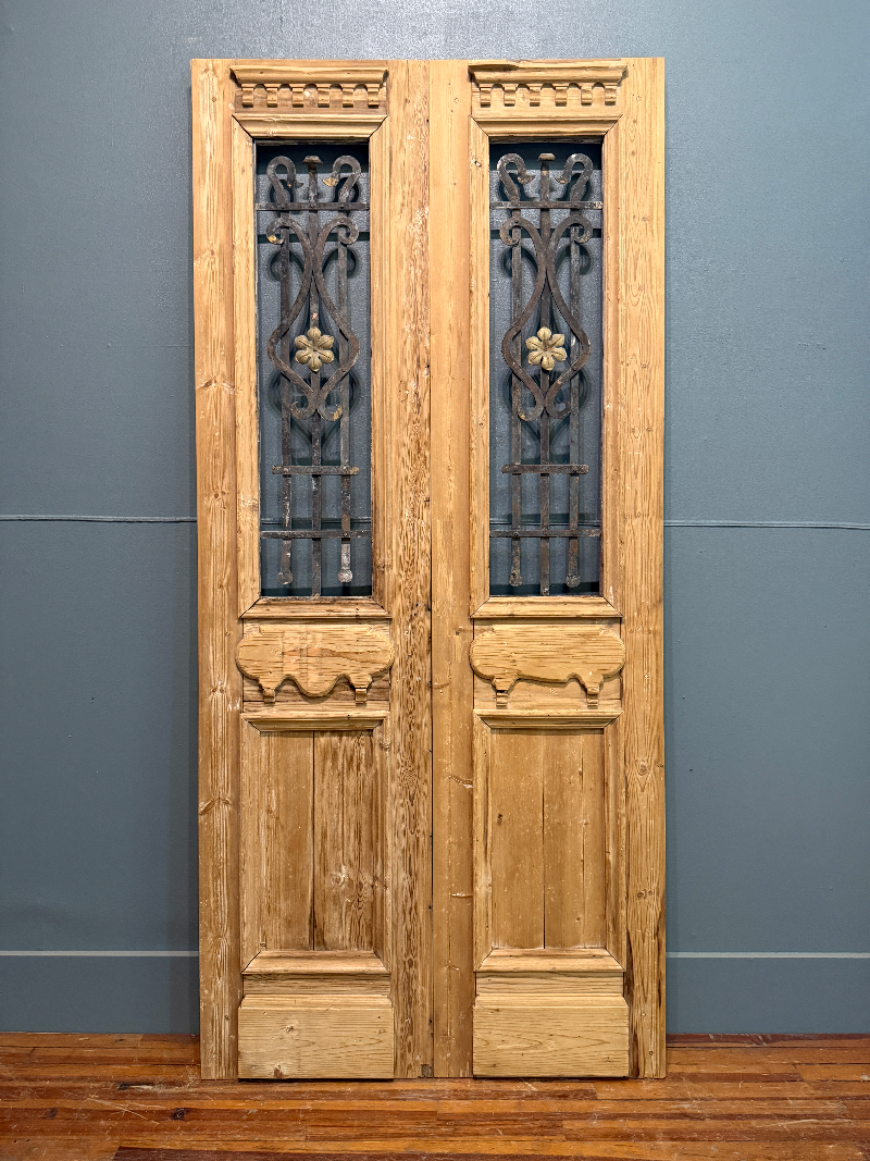 THE BRIARCLIFF IRON PAIR