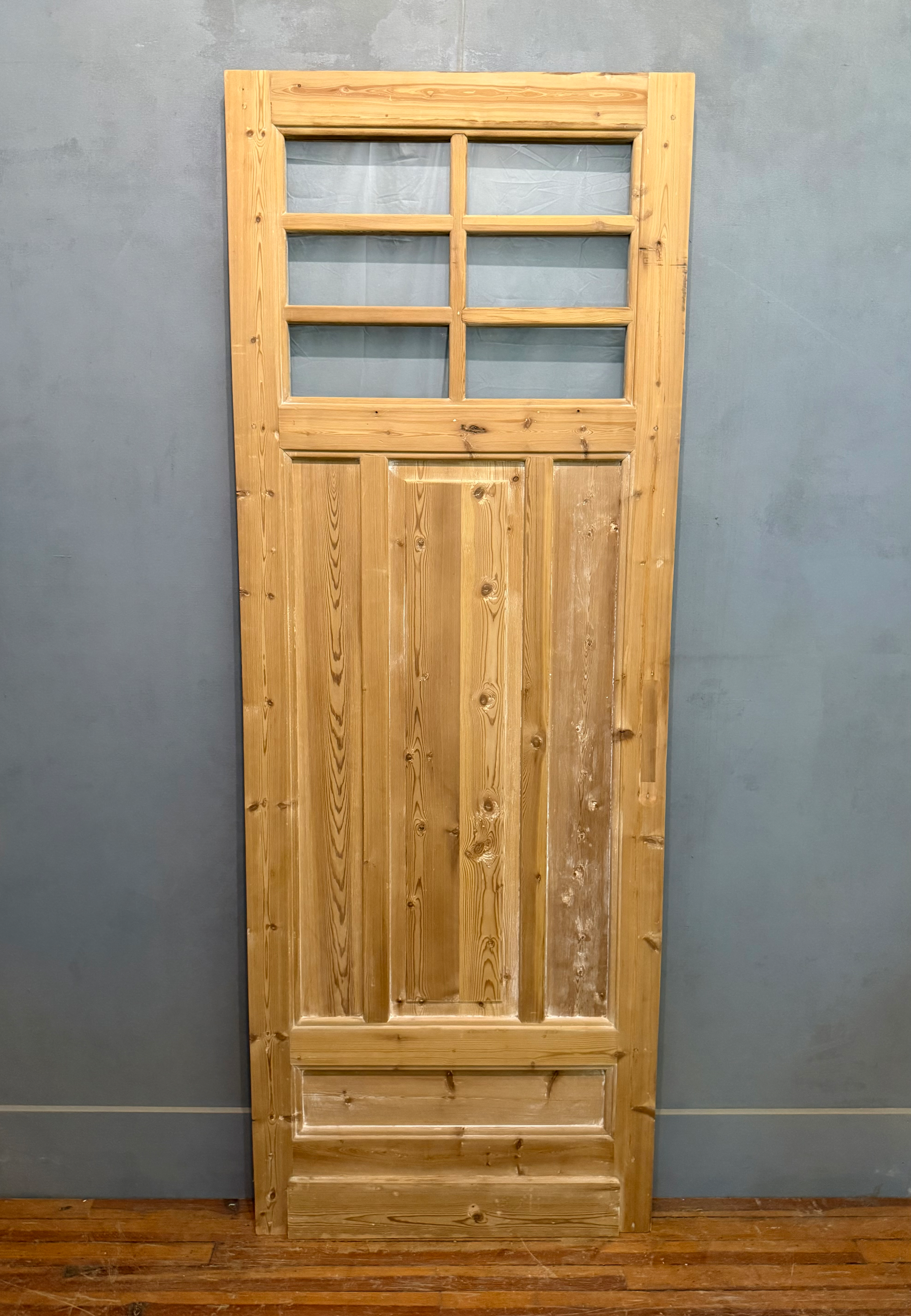 THE BULWARK SINGLE DOOR WITH GLASS