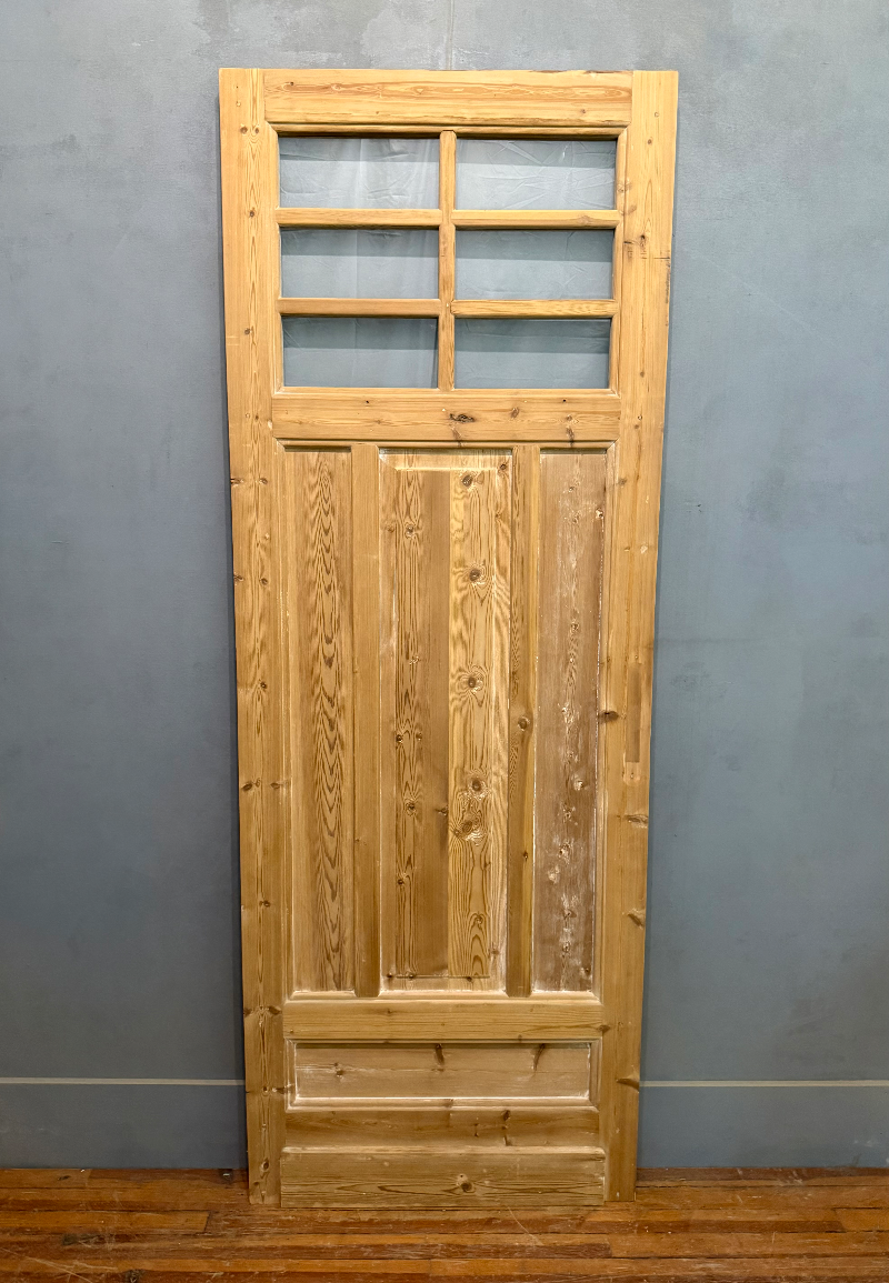 THE BULWARK SINGLE DOOR WITH GLASS