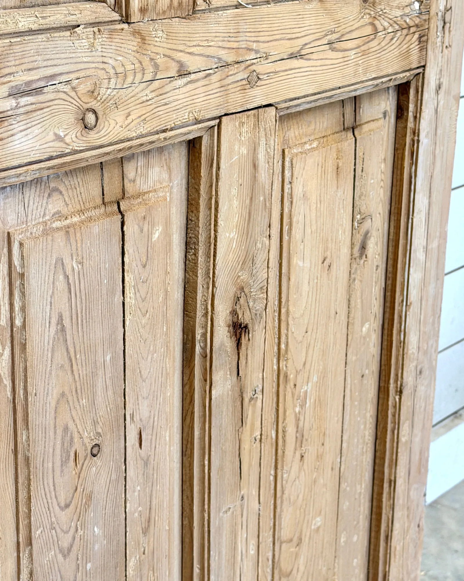THE CARLSON SINGLE SOLID DOOR