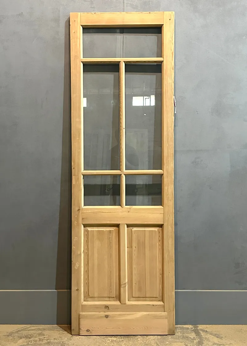 THE MACOA SINGLE GLASS DOOR