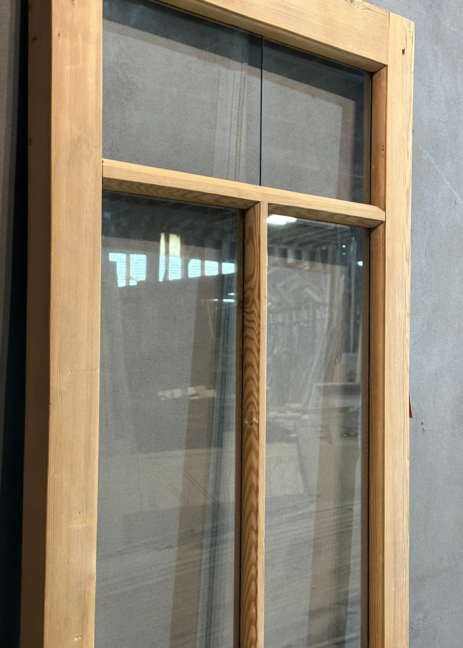 THE MACOA SINGLE GLASS DOOR