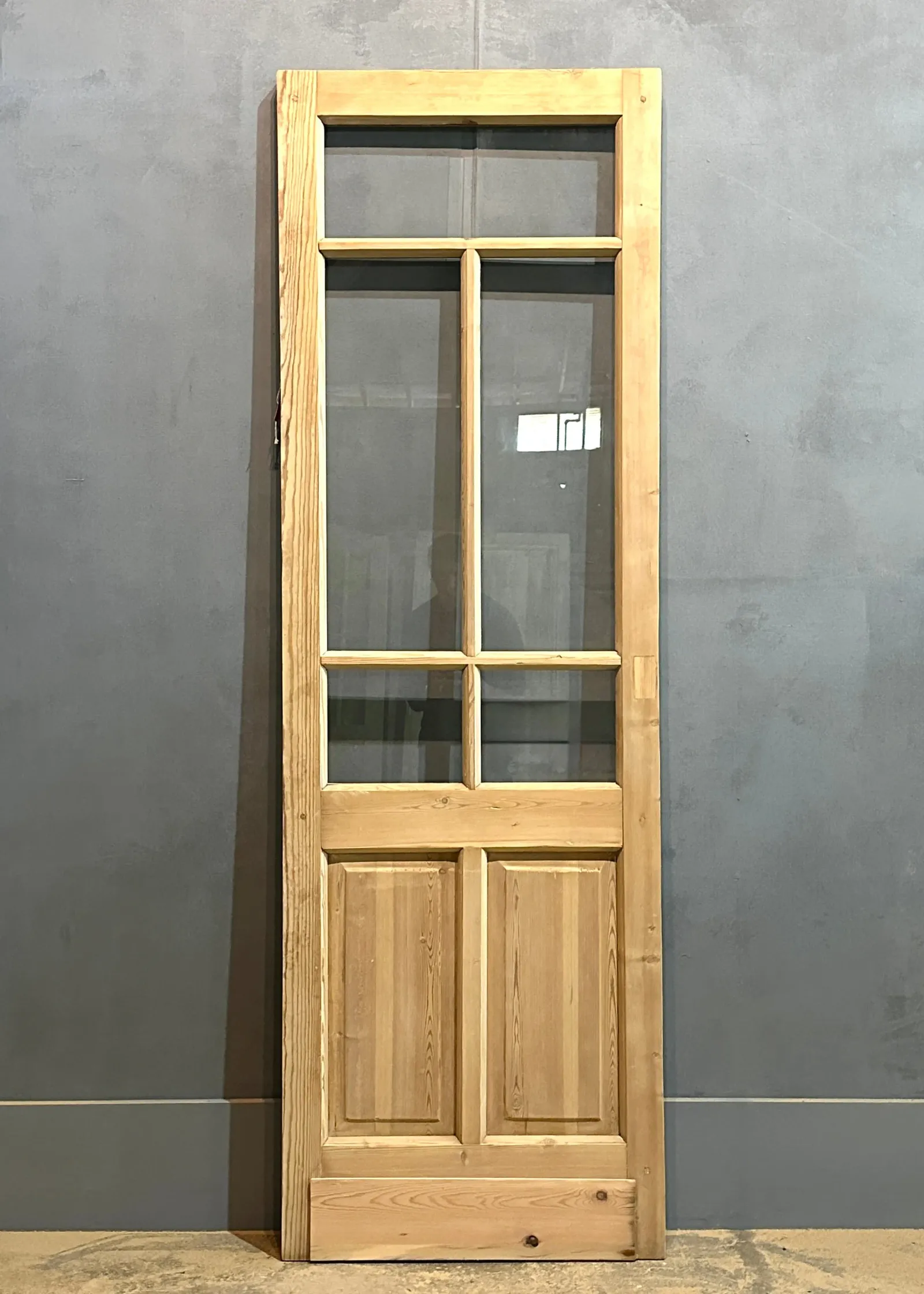 THE MACOA SINGLE GLASS DOOR